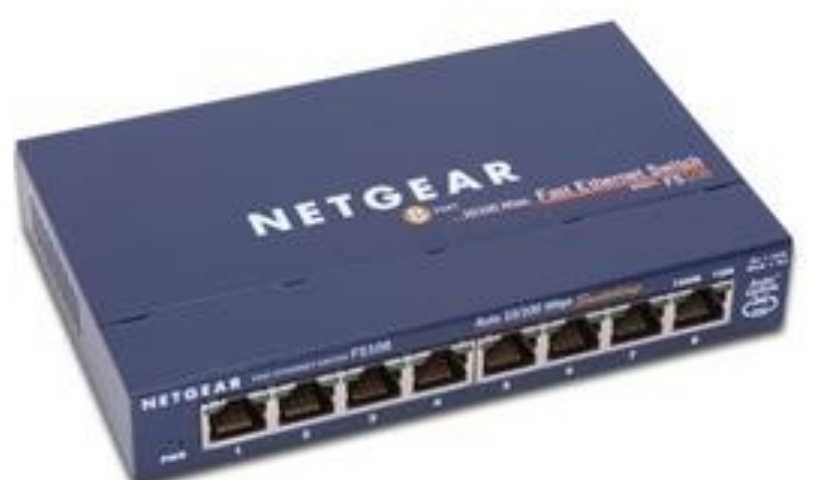 Hub Ethernet clásico de ocho puertos RJ45 en carcasa metálica.